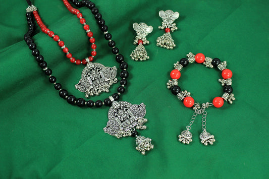 JFL-Jewellery for Less Red, Green & Black Cotton Thread Jewellery Set – Necklace, Earrings & Bracelet with Oxidised Silver Dome‑Shaped Jhumka Pendants & Bead Drops – Women & Girls – Navratri, Garba