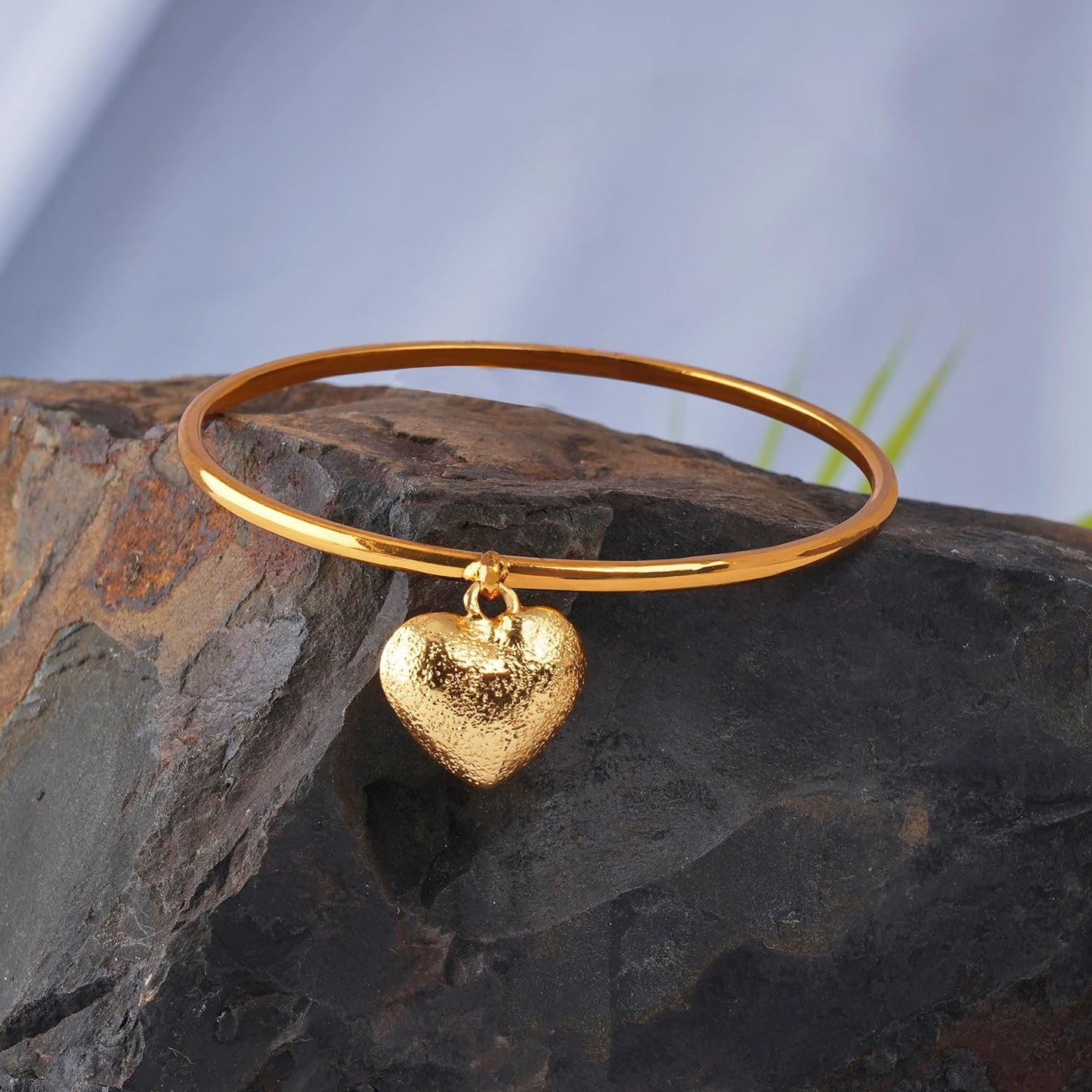 Romantics Day Ideafor Herwomen Wifegirlfriendloverfiancecrush 'S Special One Gram Gold Plated Hanging Heart Banglebracelet.
