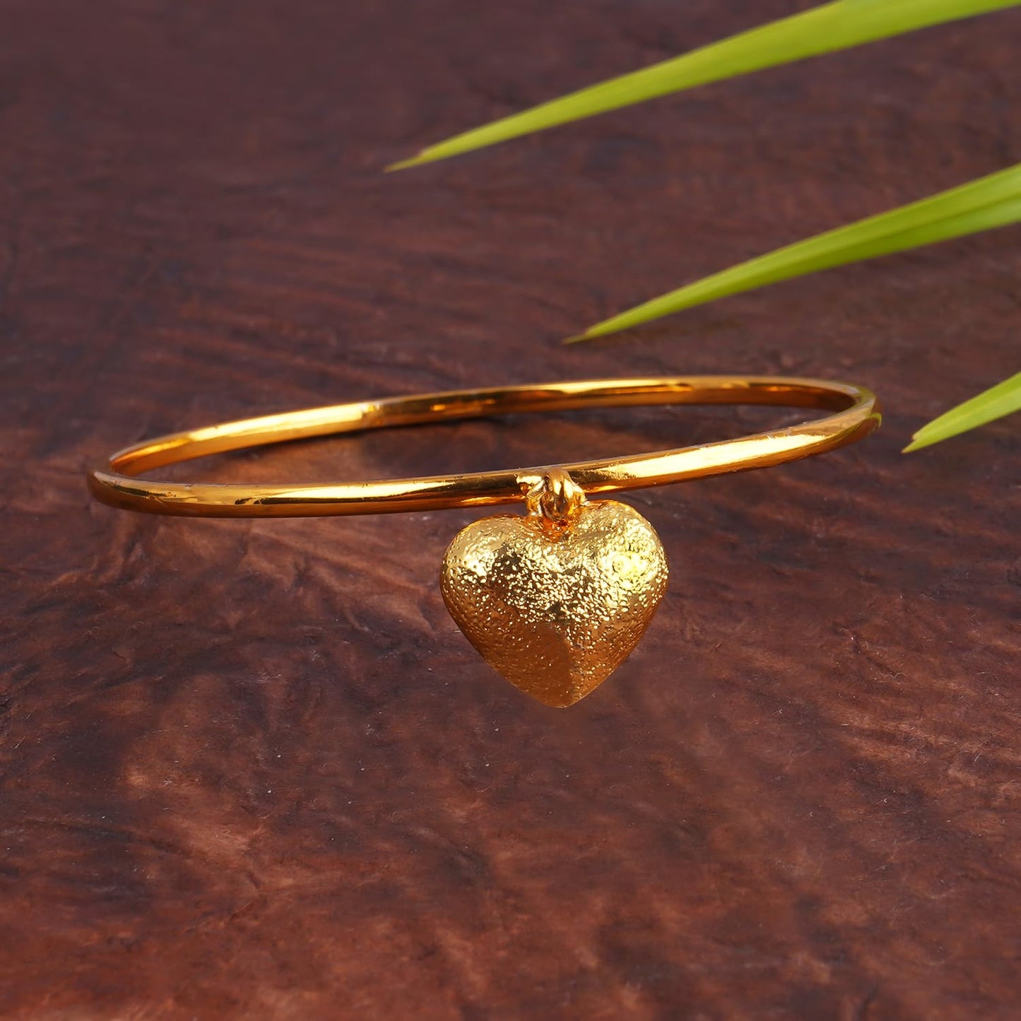 Romantics Day Ideafor Herwomen Wifegirlfriendloverfiancecrush 'S Special One Gram Gold Plated Hanging Heart Banglebracelet.