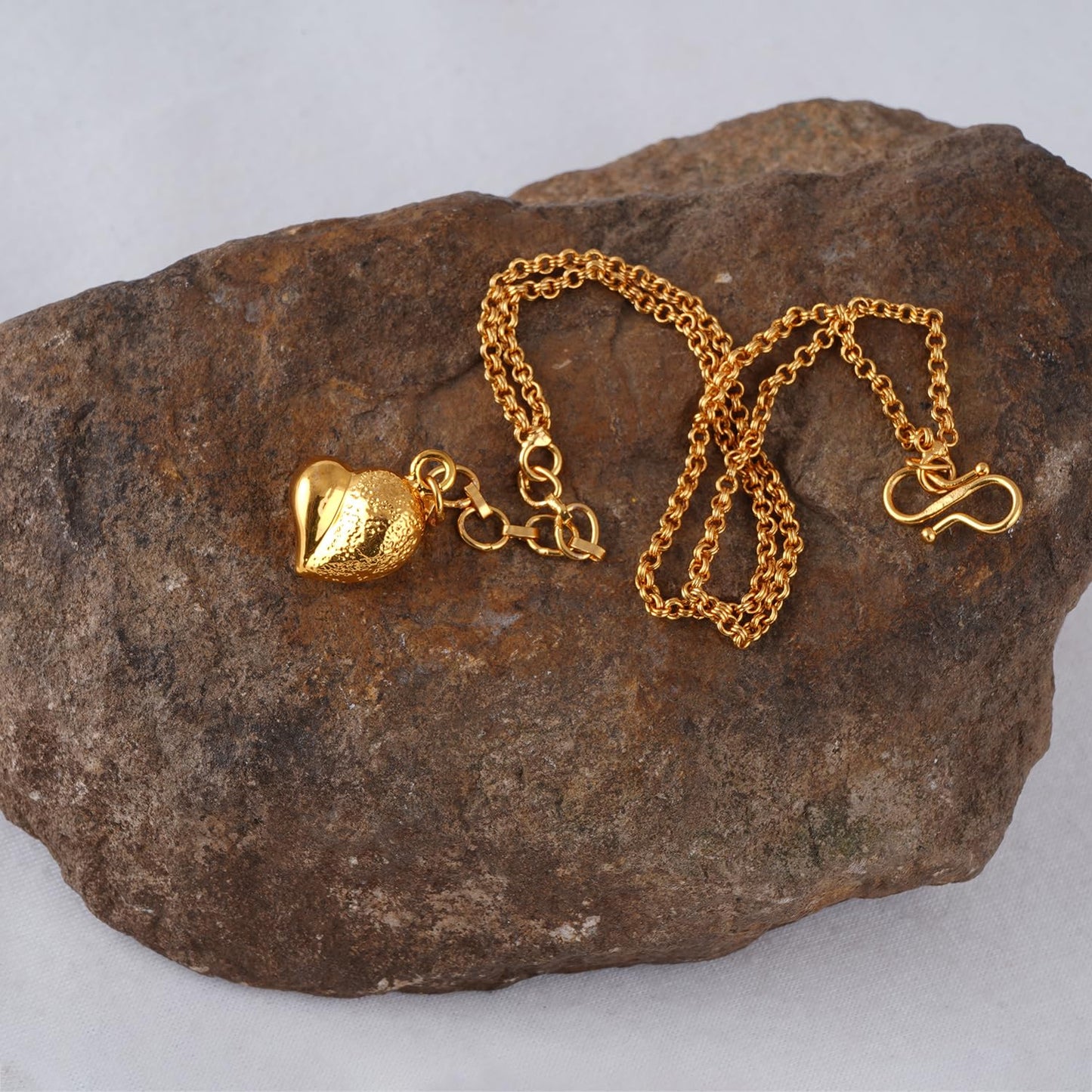 Heart Dangler Bracelet – Gold-Plated Adjustable Chain Gift for Her