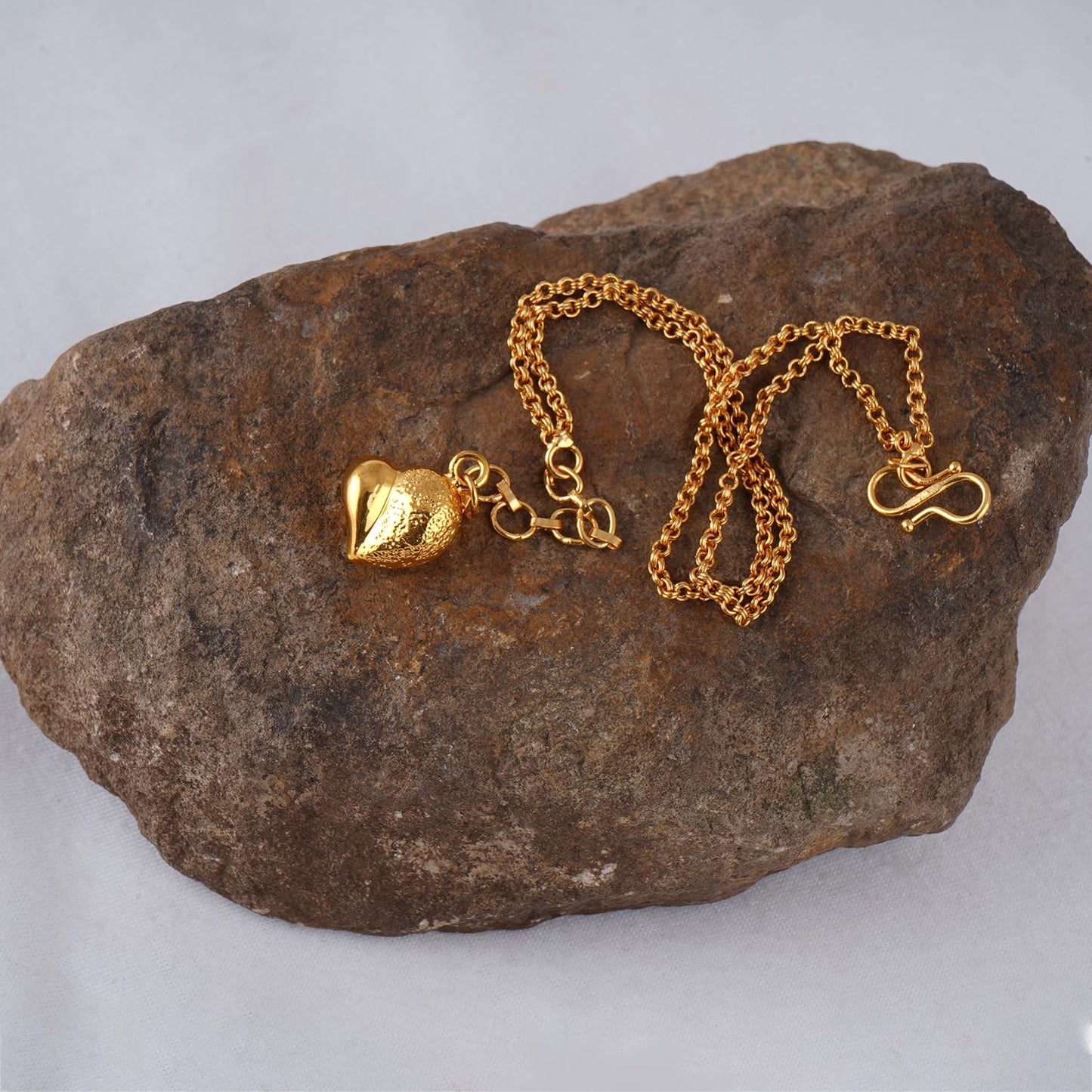 Heart Dangler Bracelet – Gold-Plated Adjustable Chain Gift for Her
