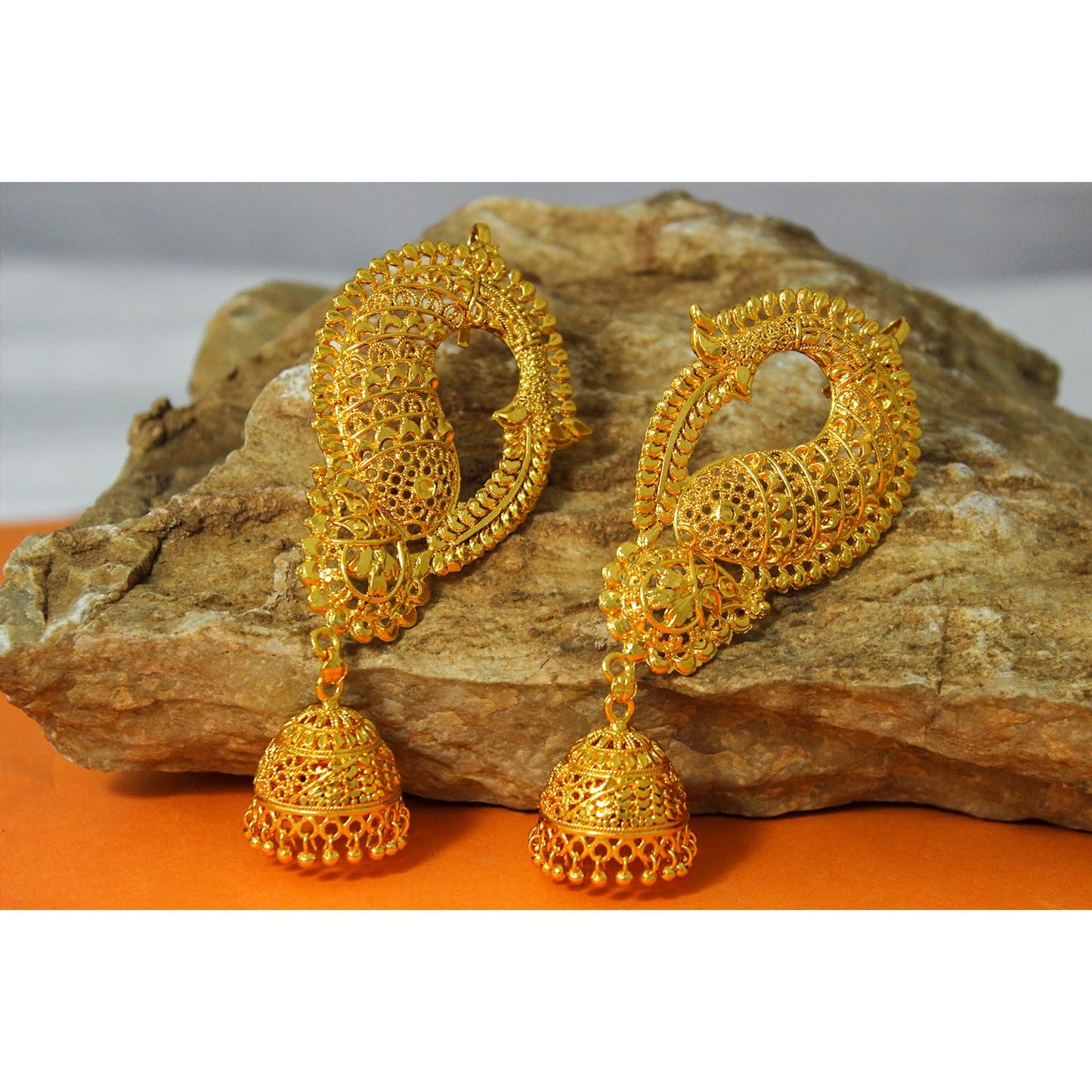 Gold-Plated Floral Ear Cuff Earrings – Minimalist Statement Jewelry