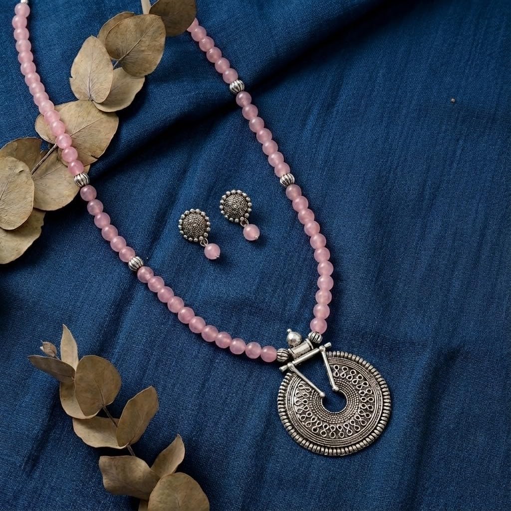 Elegant Baby Pink Beaded Necklace Set – Minimalist Ethnic Jewelry with Earrings