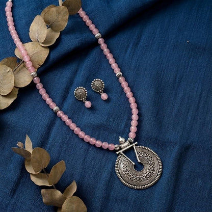Elegant Baby Pink Beaded Necklace Set – Minimalist Ethnic Jewelry with Earrings