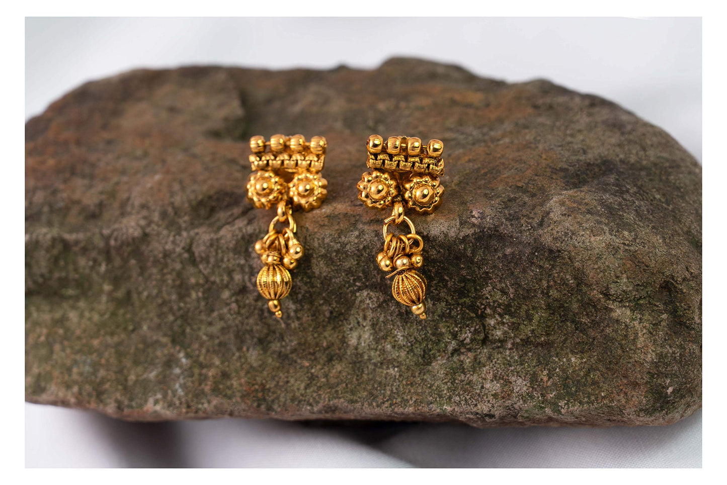 Gold Plated Floral Necklace Set With Adjustable Thread .