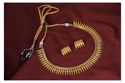 Copper Gold Plated Necklace Set With Adjustable Thread .