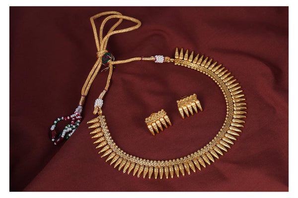Copper Gold Plated Necklace Set With Adjustable Thread .