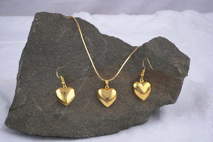 Romantics Day Ideafor Herwomen Wifegirlfriendloverfiancecrush Modern Gold Plated Heart Shaped Pendant With Chain & Earring .