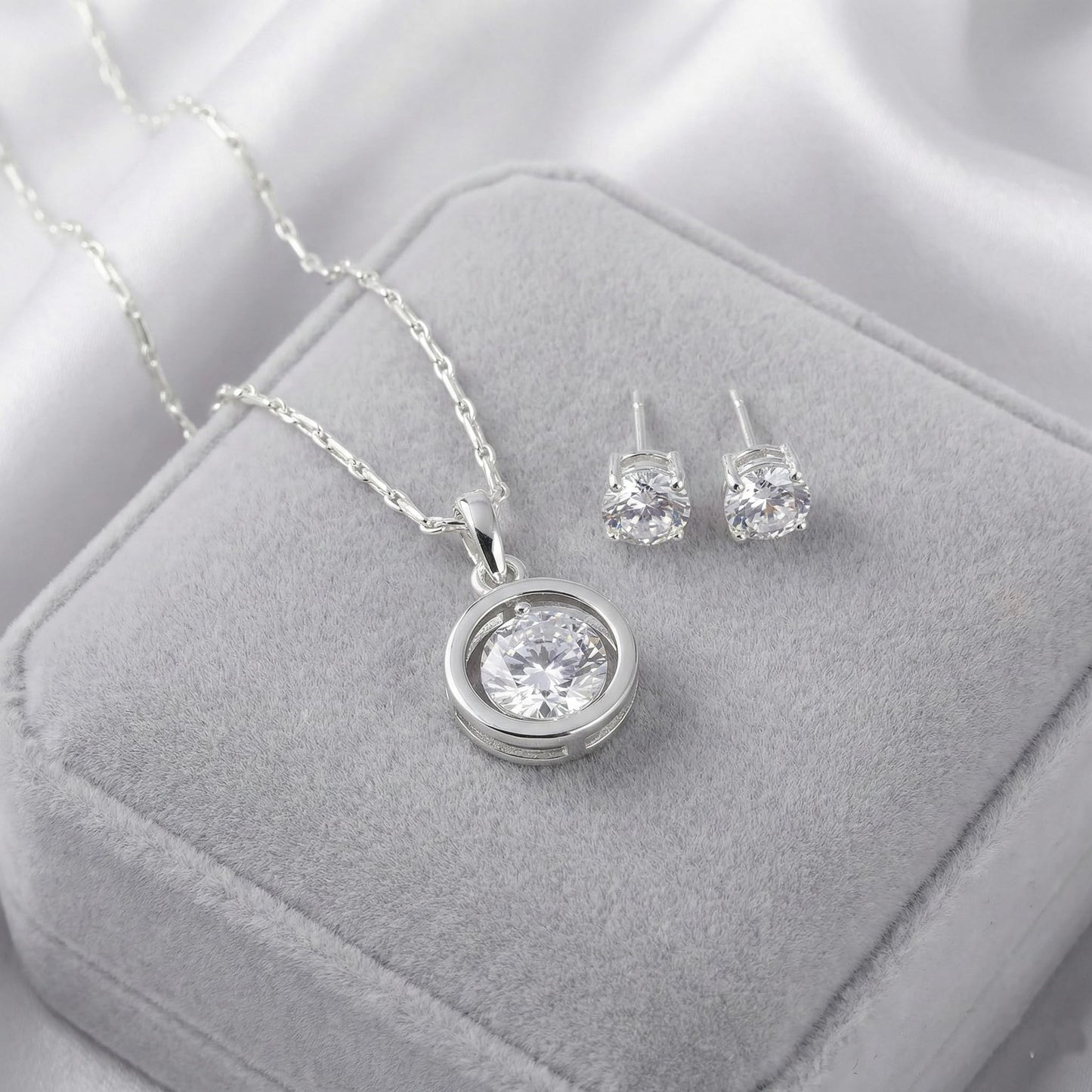 Romantics Day Ideafor Herwomen Wifegirlfriendloverfiancecrush Silver Plated Cz Heart Solitaire Pendant With Chain